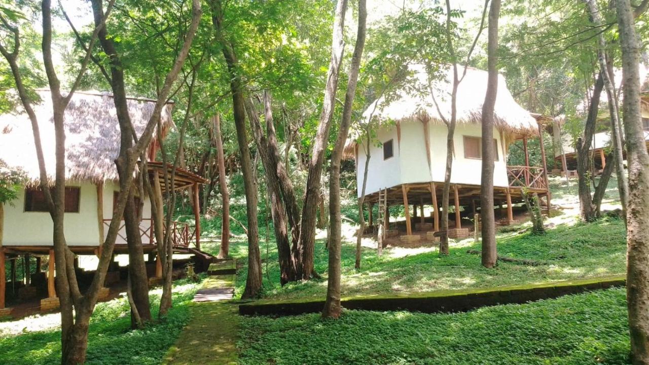 Tuani Ecolodge Tola Exterior photo